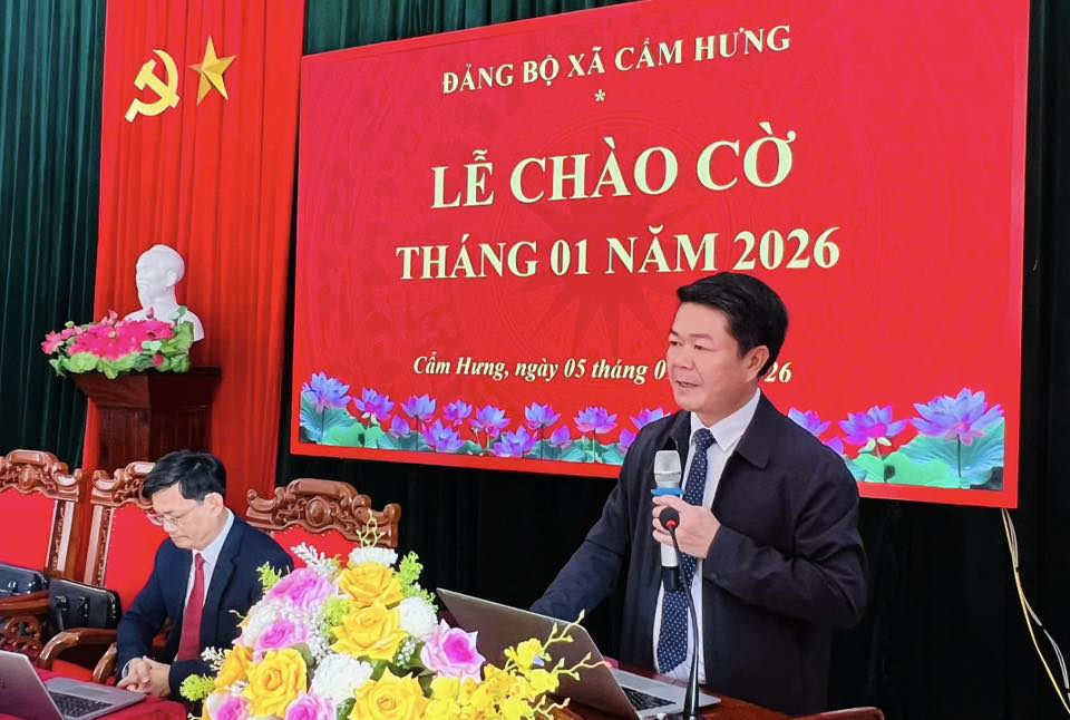 ĐẢNG ỦY XÃ CẨM HƯNG TỔ CHỨC LỄ CHÀO CỜ ĐẦU THÁNG 01/2026 GẮN VỚI ĐÁNH GIÁ NHIỆM VỤ CHÍNH TRỊ VÀ TRIỂN KHAI NHIỆM VỤ TRỌNG TÂM.
