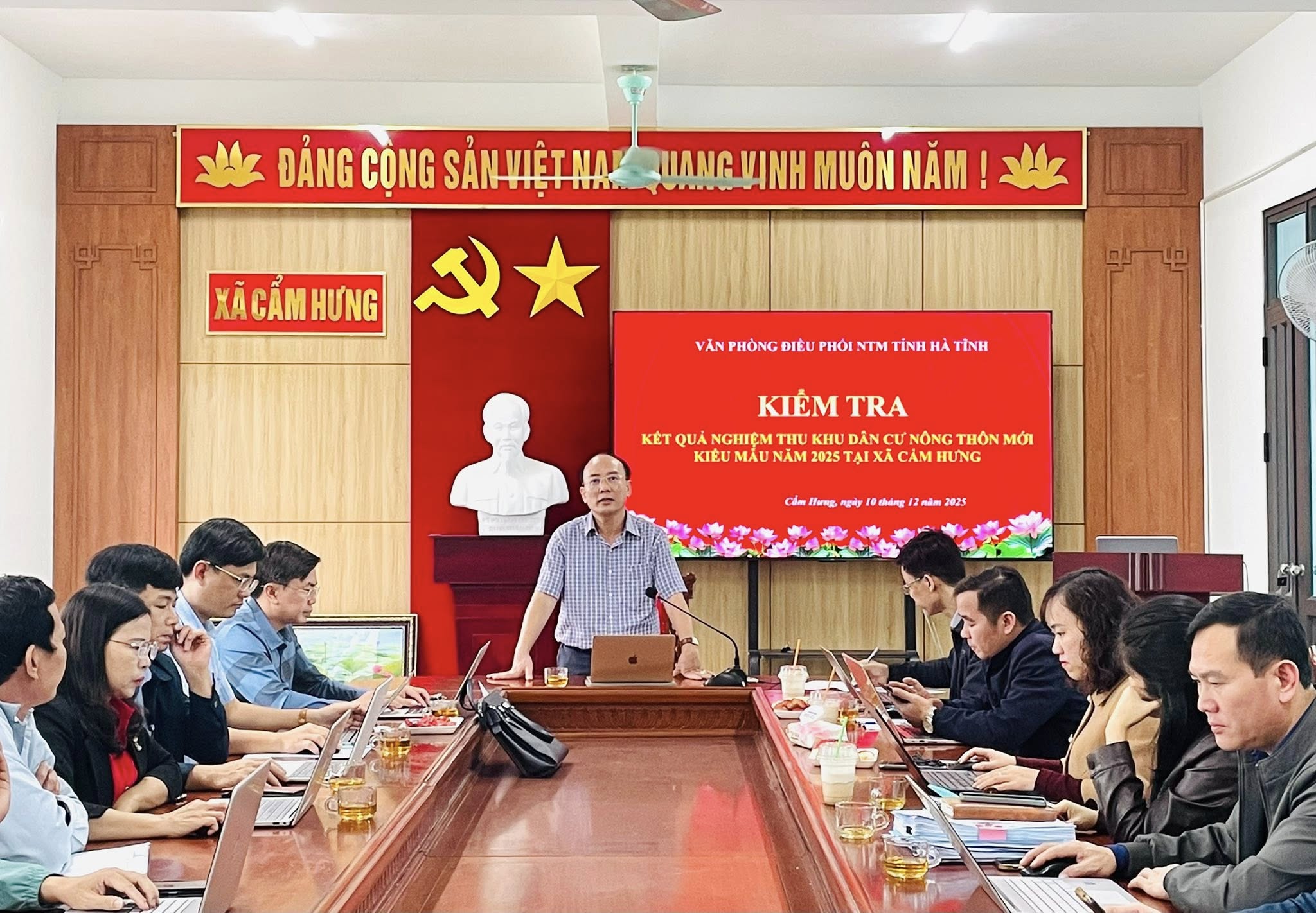 KIỂM TRA KẾT QUẢ NGHIỆM THU KHU DÂN CƯ NÔNG THÔN MỚI KIỂU MẪU NĂM 2025 TẠI XÃ CẨM HƯNG