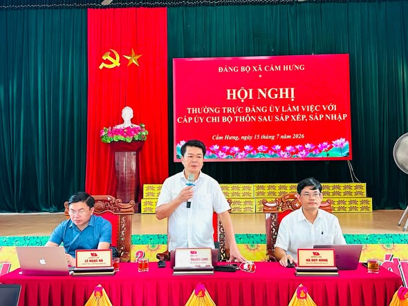 Đảng ủy xã Cẩm Hưng làm việc với cấp ủy chi bộ thôn sau sắp xếp, sáp nhập năm 2026