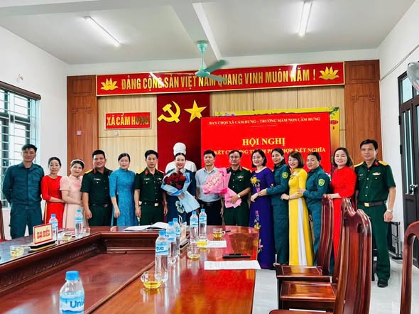 Ban chỉ huy Quân sự xã Cẩm Hưng và trường Mầm non Cẩm Hưng ký kết chương trình phối hợp, kết nghĩa