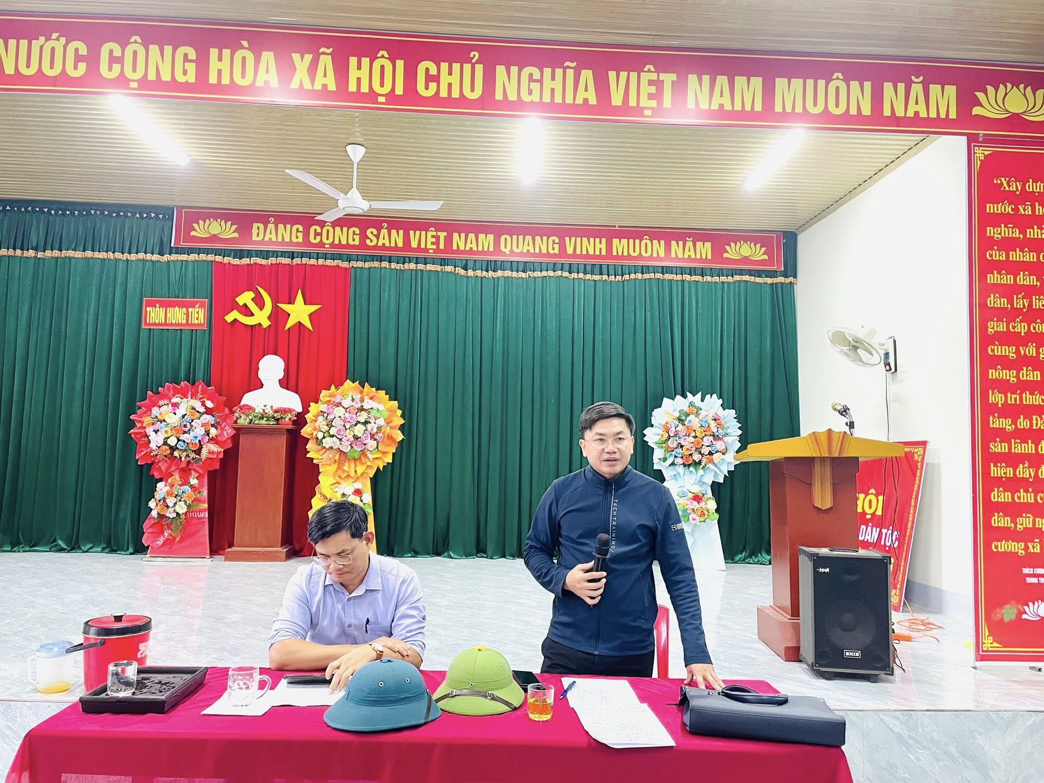 XÃ CẨM HƯNG TẬP TRUNG RÀ SOÁT TIẾN ĐỘ, QUYẾT LIỆT HOÀN THÀNH CÁC TIÊU CHÍ KHU DÂN CƯ KIỂU MẪU TẠI THÔN HƯNG TIẾN 