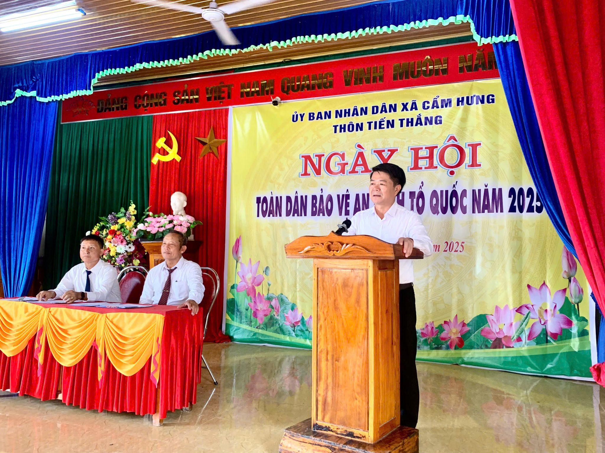 XÃ CẨM HƯNG RỘN RÃ KHÍ THẾ – NGÀY HỘI TOÀN DÂN BẢO VỆ AN NINH TỔ QUỐC