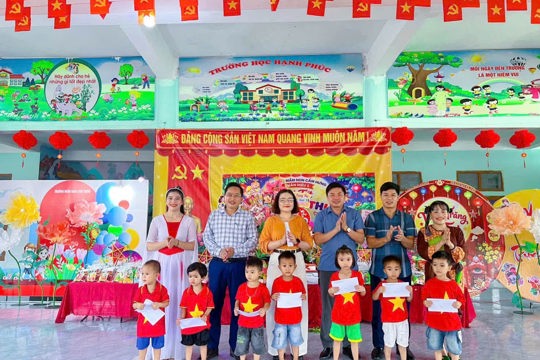 Cẩm Hưng: trao niềm vui trung thu, vun đắp tuổi thơ