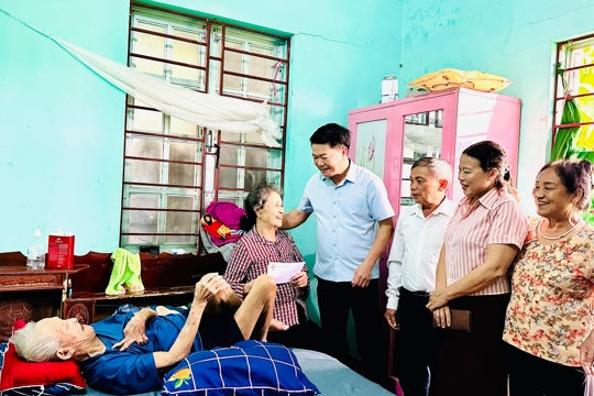 Thiết thực, trách nhiệm, nghĩa tình trong chăm lo người cao tuổi