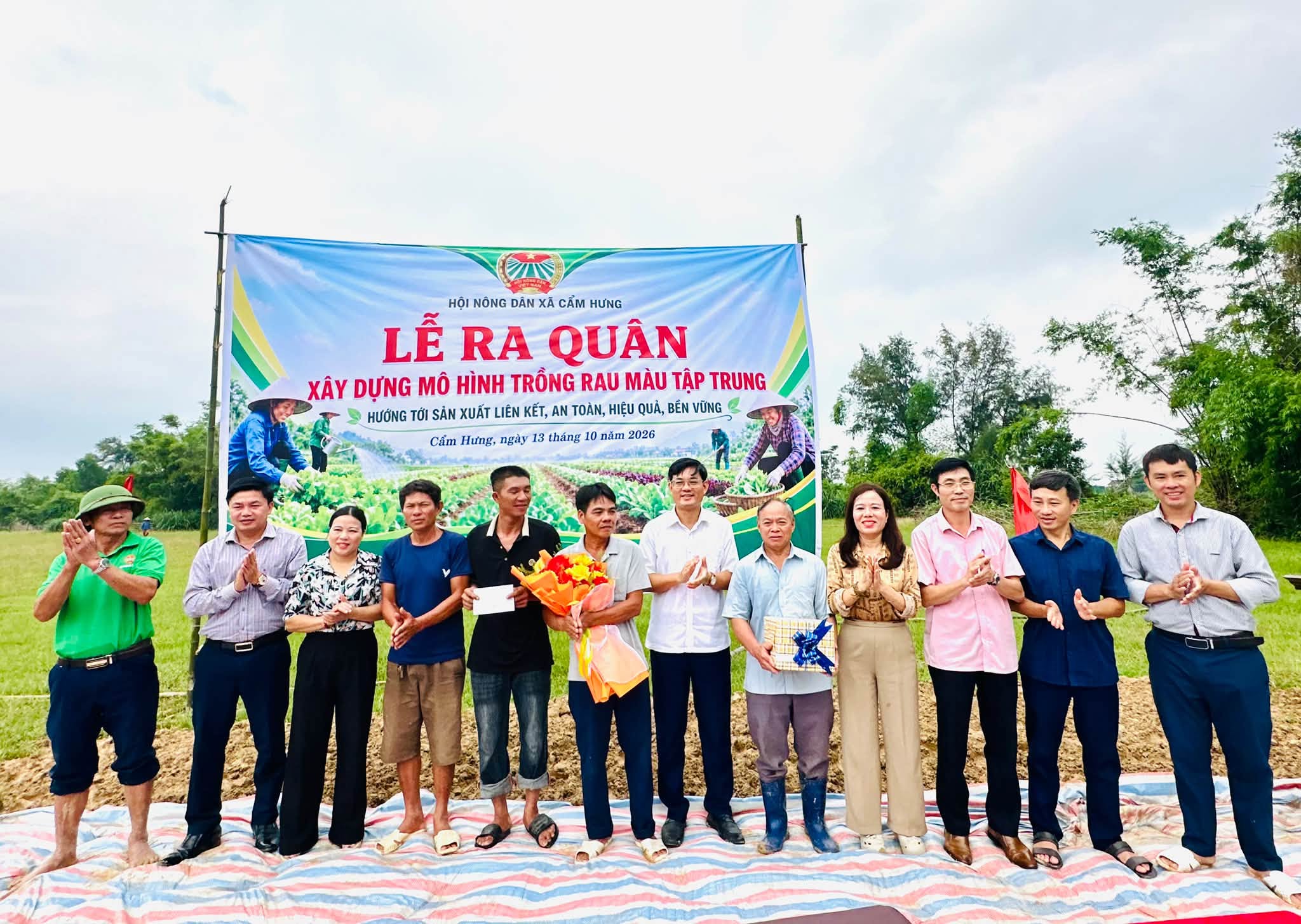 Cẩm Hưng ra quân xây dựng mô hình sản xuất rau màu tập trung, hướng tới nông nghiệp bền vững