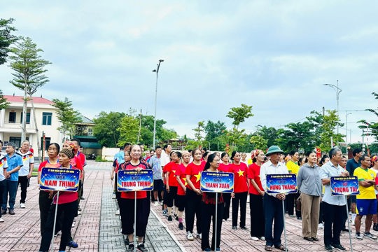 Khai mạc giải bóng chuyền hơi người cao tuổi Cẩm Hưng, lan tỏa phong trào rèn luyện sức khỏe