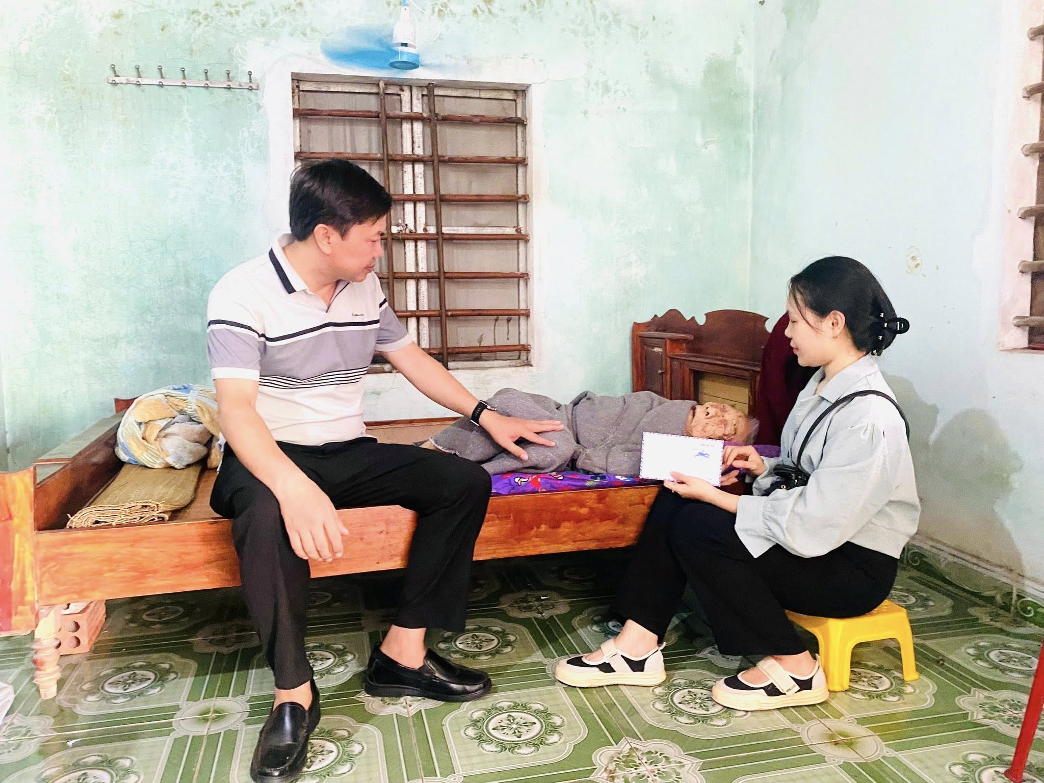 CẨM HƯNG TRAO 19 SUẤT QUÀ CHO CÁC HỘ KHÓ KHĂN💝