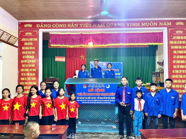 CẨM HƯNG: DẤU ẤN NGƯỜI THỦ LĨNH TRẺ VỚI NHỮNG MÔ HÌNH LAN TỎA YÊU THƯƠNG. 